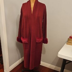 MaxSport Elegant Garnet Sweater with Faux Fur Trim